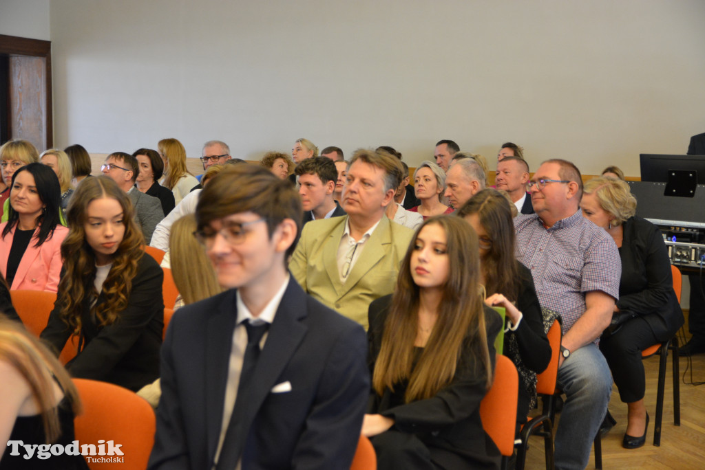 Nowodworek żegna absolwentów / GALERIA ZDJĘĆ