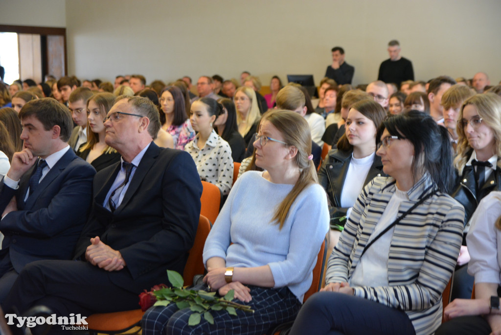 Nowodworek żegna absolwentów / GALERIA ZDJĘĆ