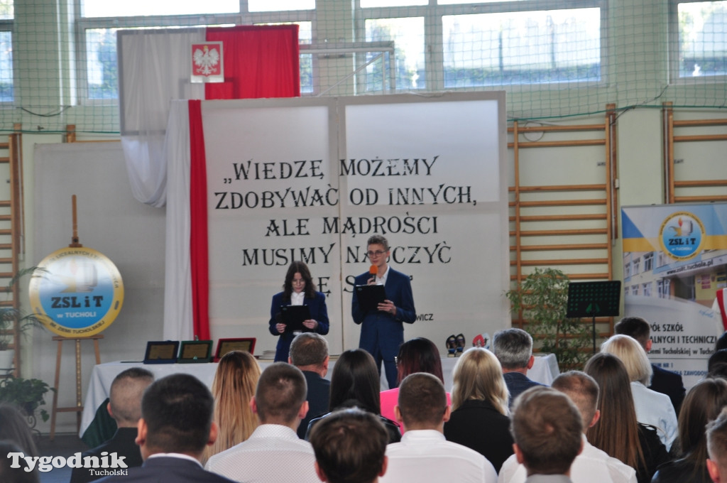 Zdjęcia absolwentów ZSLiT