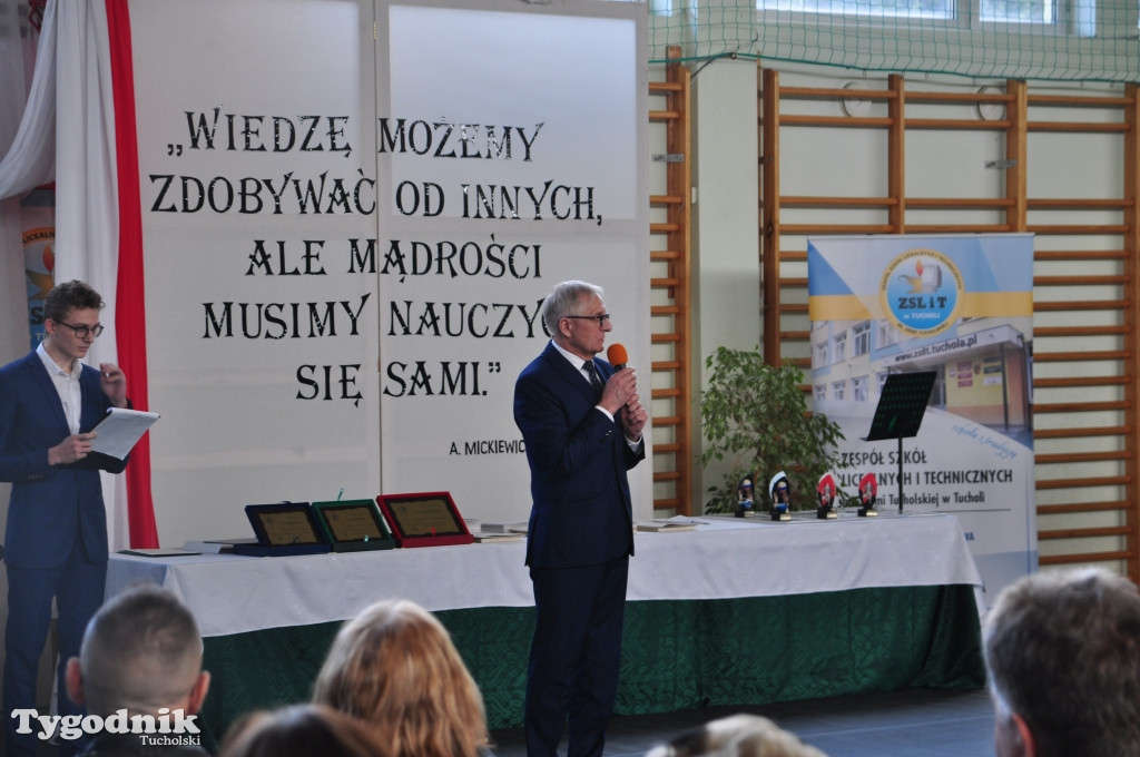 Zdjęcia absolwentów ZSLiT