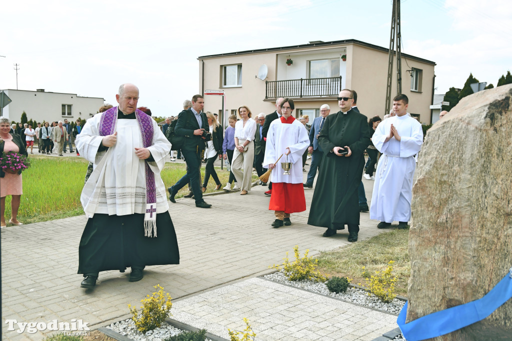 Ulica ks. Henryka Krolla w Żalnie. 17 lat temu zabito go podczas włamania