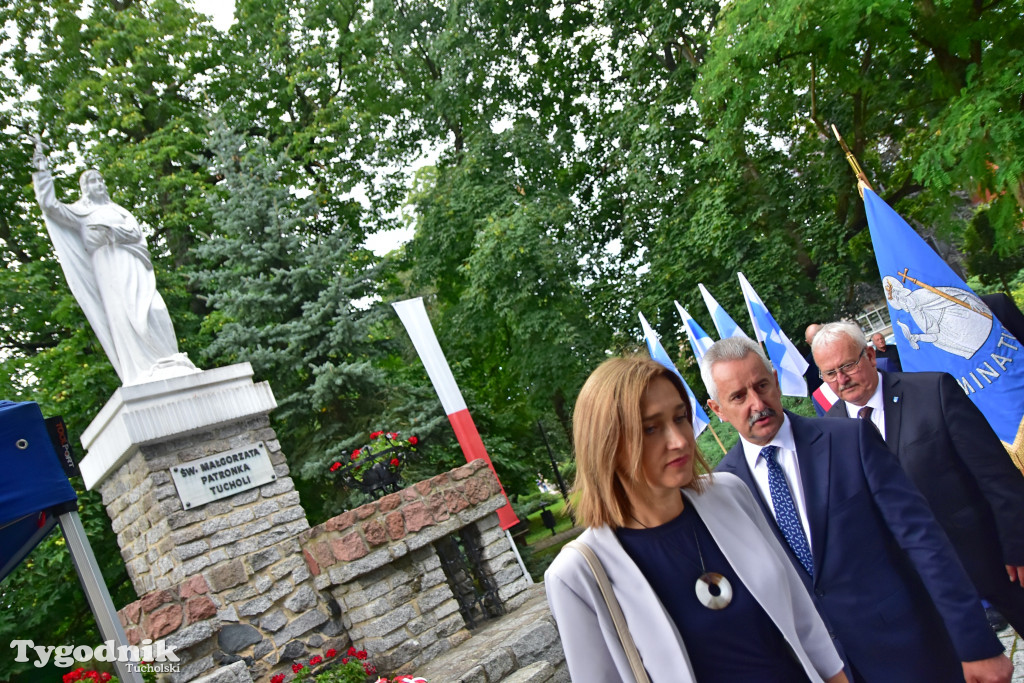 Uroczystość przy pomniku św. Małgorzaty w Tucholi