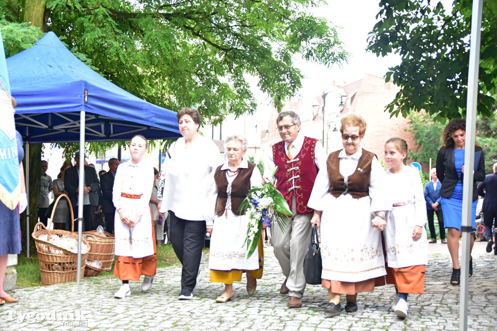 Uroczystość przy pomniku św. Małgorzaty w Tucholi