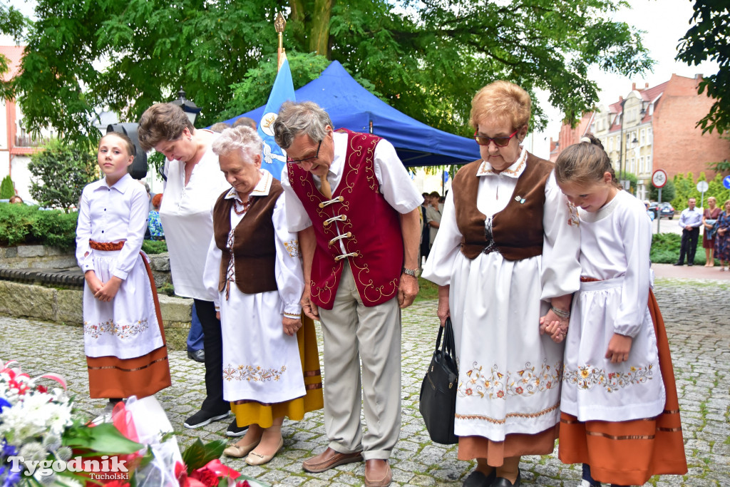 Uroczystość przy pomniku św. Małgorzaty w Tucholi