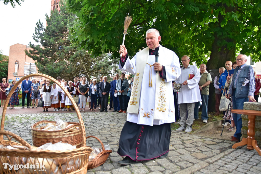 Uroczystość przy pomniku św. Małgorzaty w Tucholi