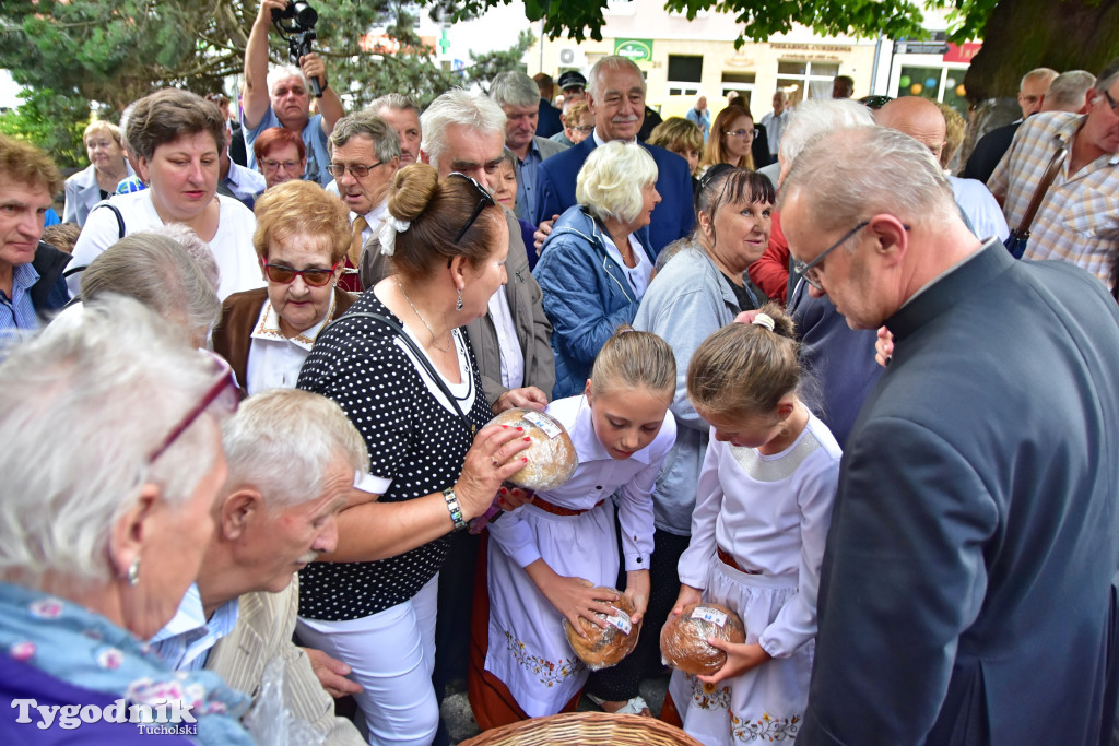 Uroczystość przy pomniku św. Małgorzaty w Tucholi