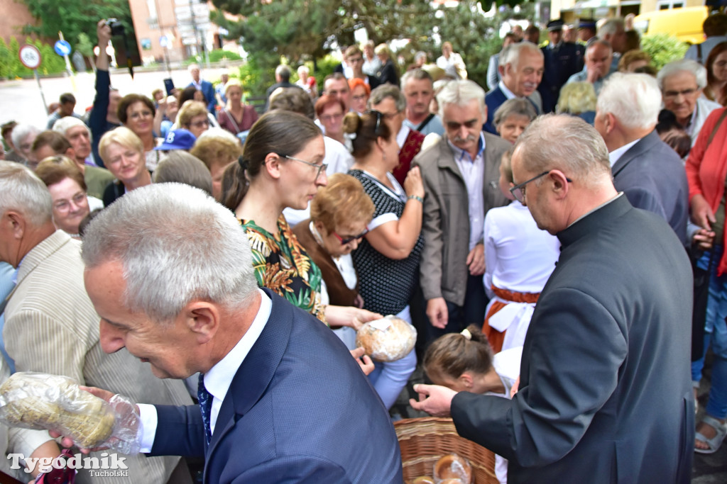 Uroczystość przy pomniku św. Małgorzaty w Tucholi