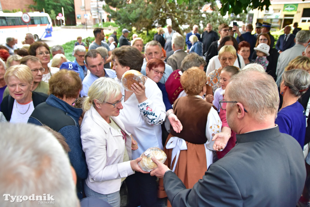 Uroczystość przy pomniku św. Małgorzaty w Tucholi