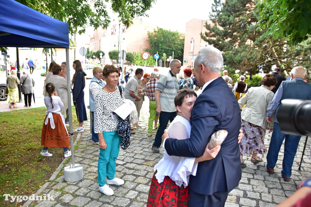 Uroczystość przy pomniku św. Małgorzaty w Tucholi