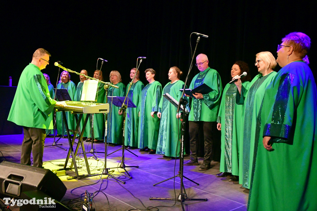 Chór Gospel Ave w Kinie Sokół w Tucholi