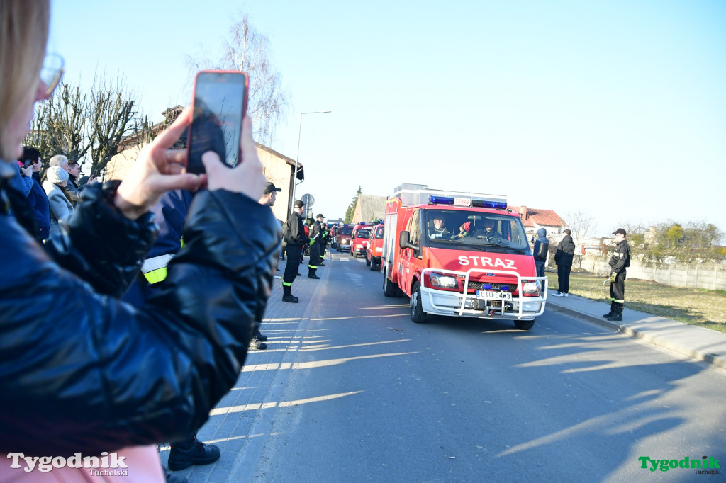 Nowy wóz OSP Lubiewo. Huczna uroczystość