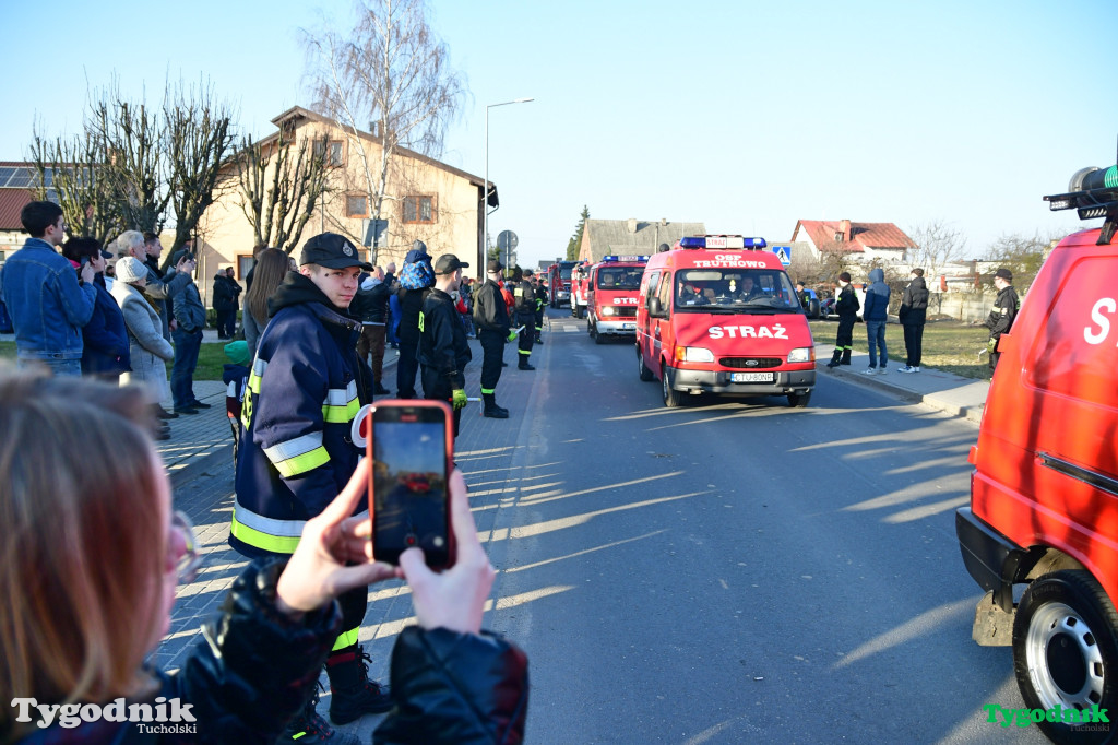 Nowy wóz OSP Lubiewo. Huczna uroczystość