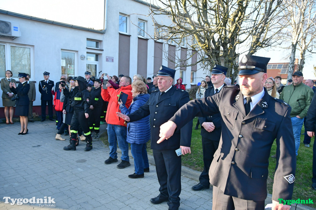 Nowy wóz OSP Lubiewo. Huczna uroczystość