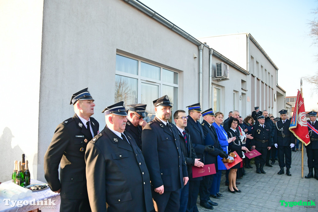 Nowy wóz OSP Lubiewo. Huczna uroczystość