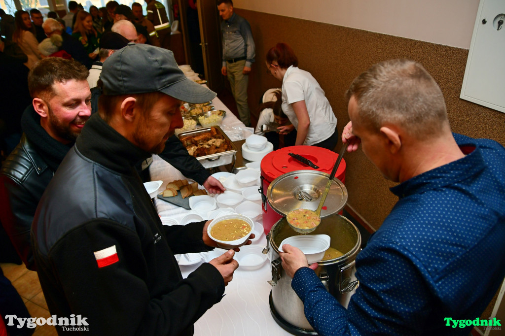 Nowy wóz OSP Lubiewo. Huczna uroczystość