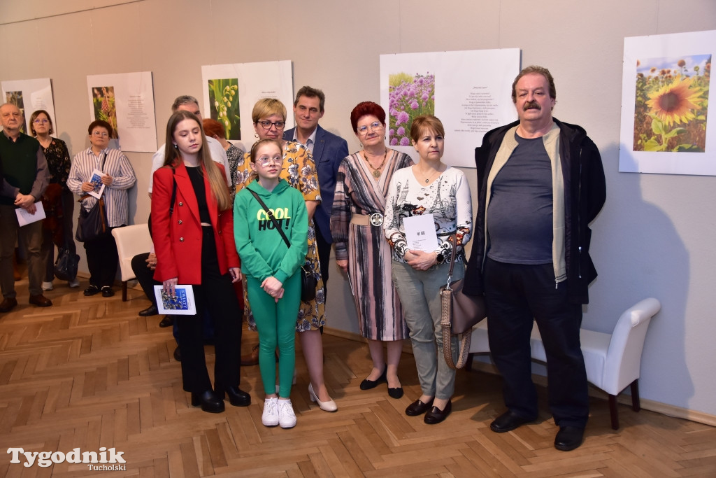 Wystawa w TOK-u: Kwiaty. Fotografia i poezja