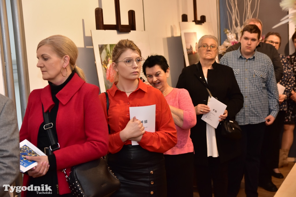 Wystawa w TOK-u: Kwiaty. Fotografia i poezja