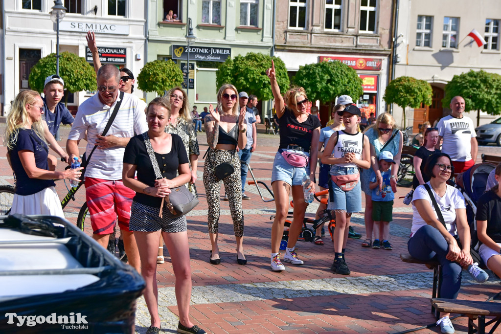 Rynek w Tucholi zapełnił się. Postulat i Żuki zagrały na majówkę