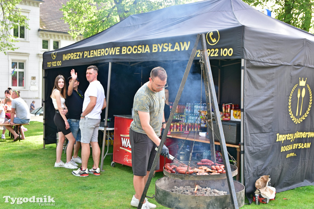 Rynek w Tucholi zapełnił się. Postulat i Żuki zagrały na majówkę