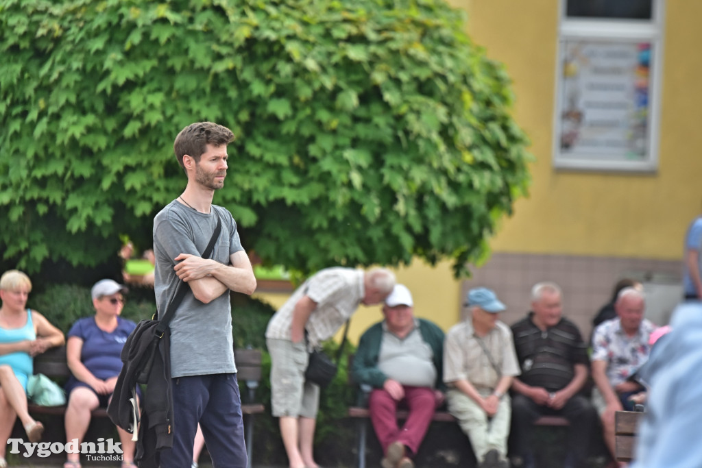 Rynek w Tucholi zapełnił się. Postulat i Żuki zagrały na majówkę