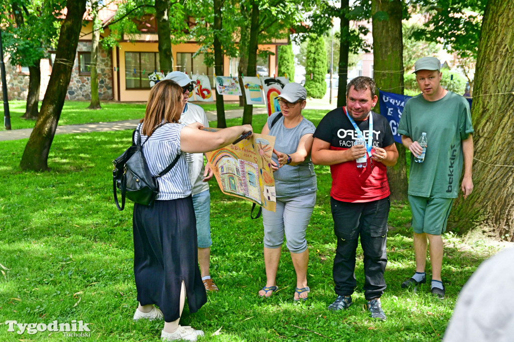 Malowanie pod pomnikiem św. Małgorzaty w Tucholi