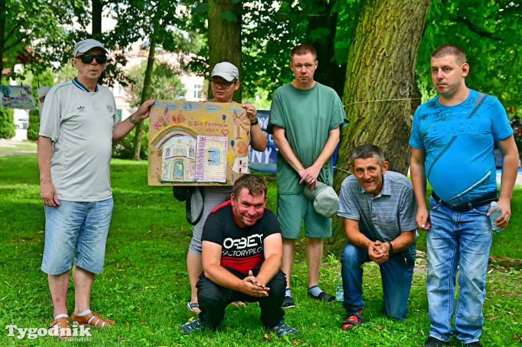 Malowanie pod pomnikiem św. Małgorzaty w Tucholi