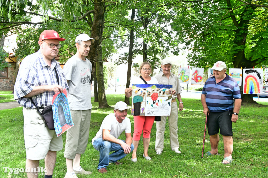 Malowanie pod pomnikiem św. Małgorzaty w Tucholi