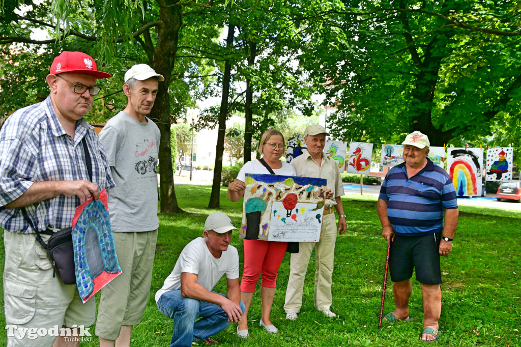 Malowanie pod pomnikiem św. Małgorzaty w Tucholi