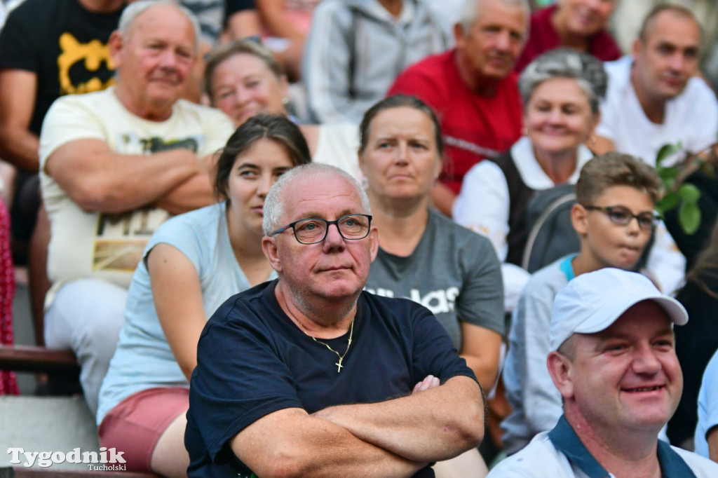 Dożynki gminne w Cekcynie - występ Świetlicowych Babeczek