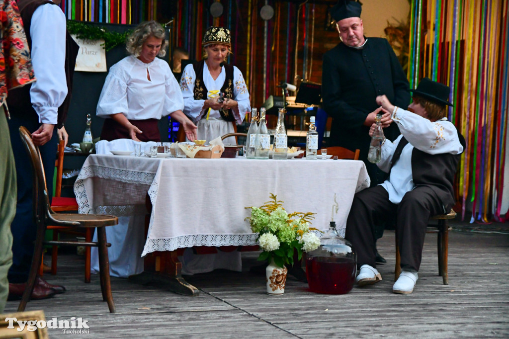 Dożynki gminne w Cekcynie - występ Świetlicowych Babeczek