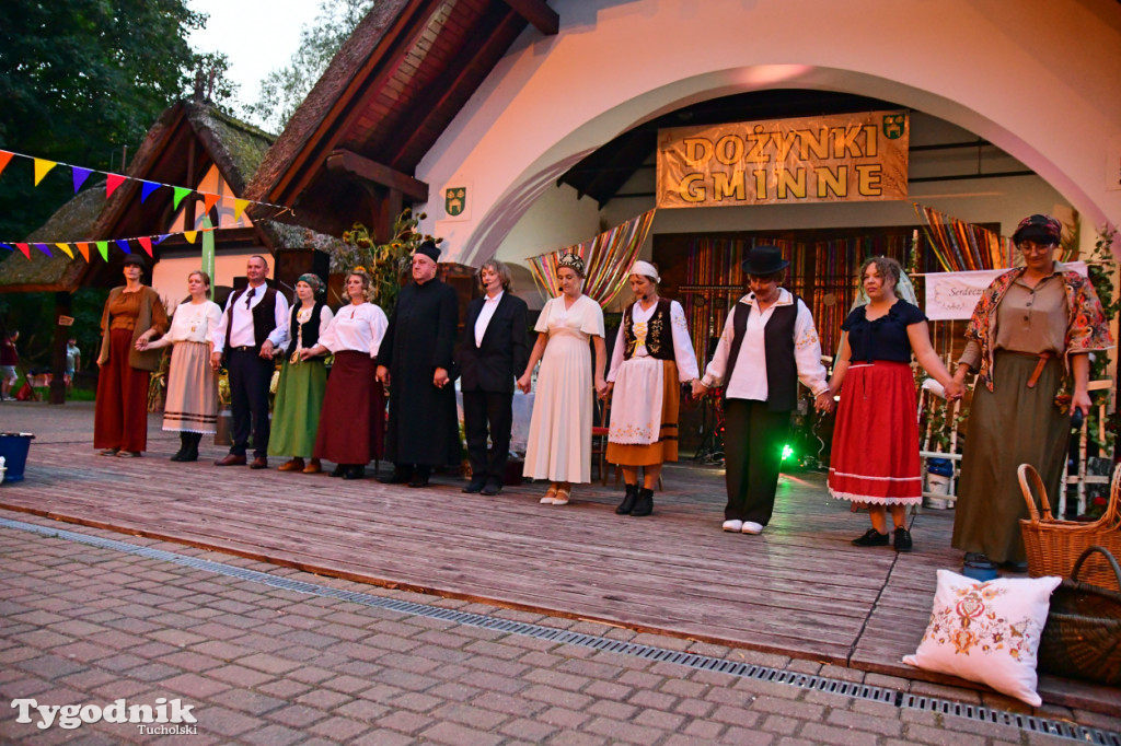 Dożynki gminne w Cekcynie - występ Świetlicowych Babeczek