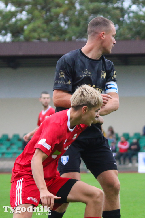 Klasa A: Tucholanka Kaemde Tuchola - Gwiazda Bydgoszcz 4:2 (1:0). Bramki: Orzechowski (10,50,83), Galiński (71)