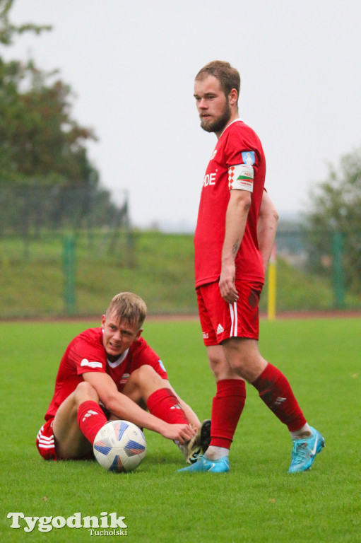 Klasa A: Tucholanka Kaemde Tuchola - Gwiazda Bydgoszcz 4:2 (1:0). Bramki: Orzechowski (10,50,83), Galiński (71)