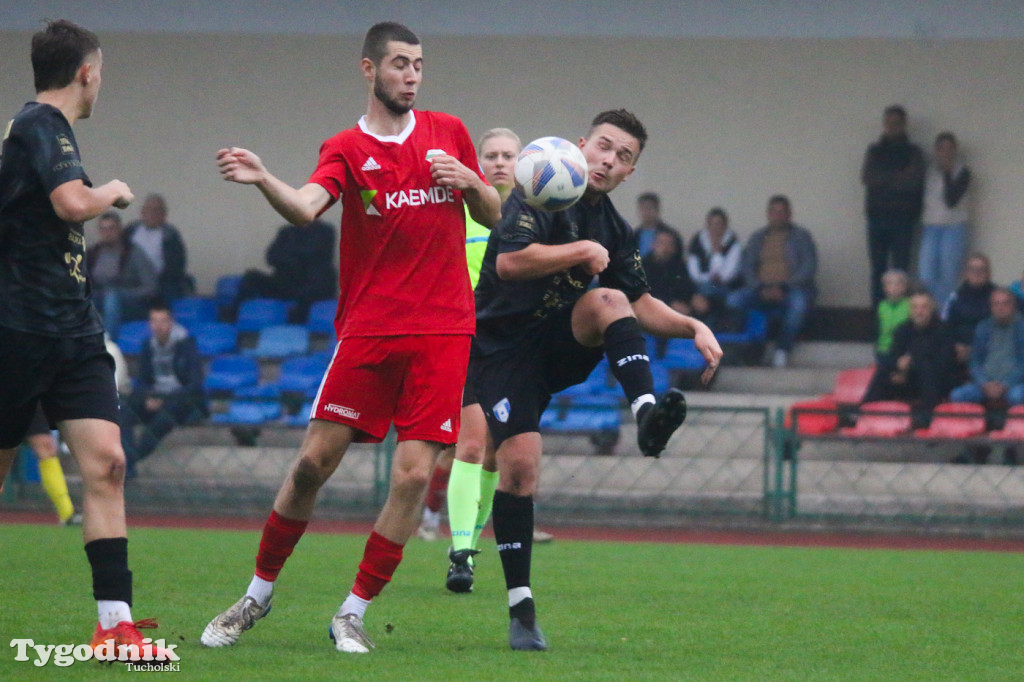 Klasa A: Tucholanka Kaemde Tuchola - Gwiazda Bydgoszcz 4:2 (1:0). Bramki: Orzechowski (10,50,83), Galiński (71)