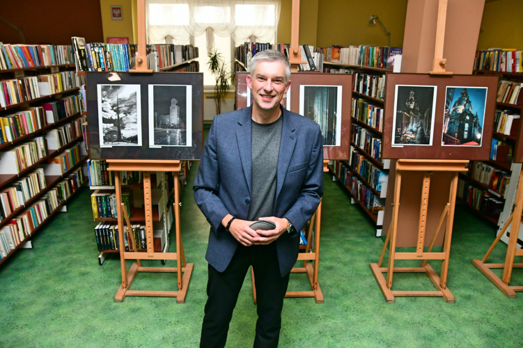 Biblioteka w Tucholi - wystawa fotografii Adama Korytowskiego