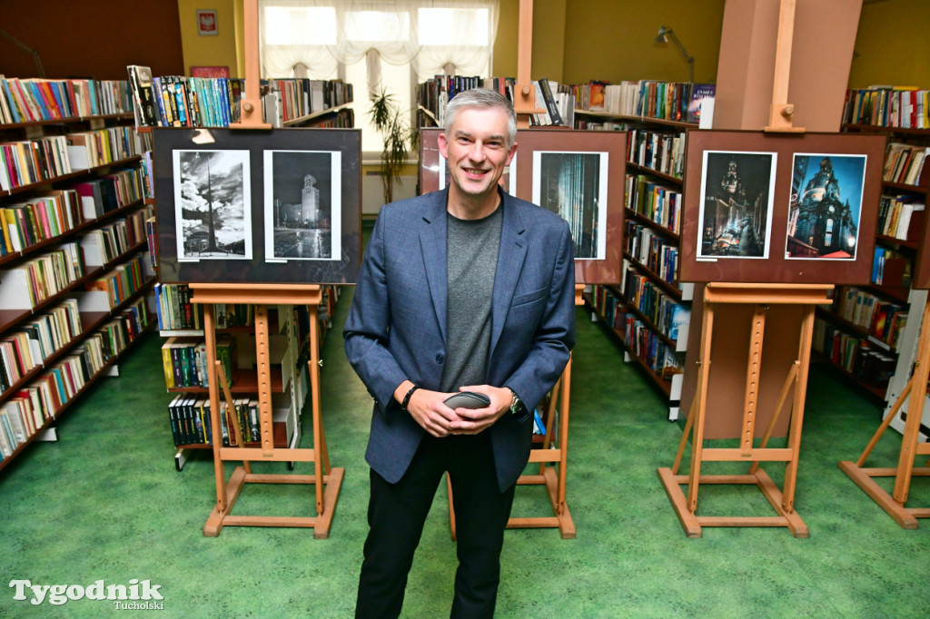 Biblioteka w Tucholi - wystawa fotografii Adama Korytowskiego