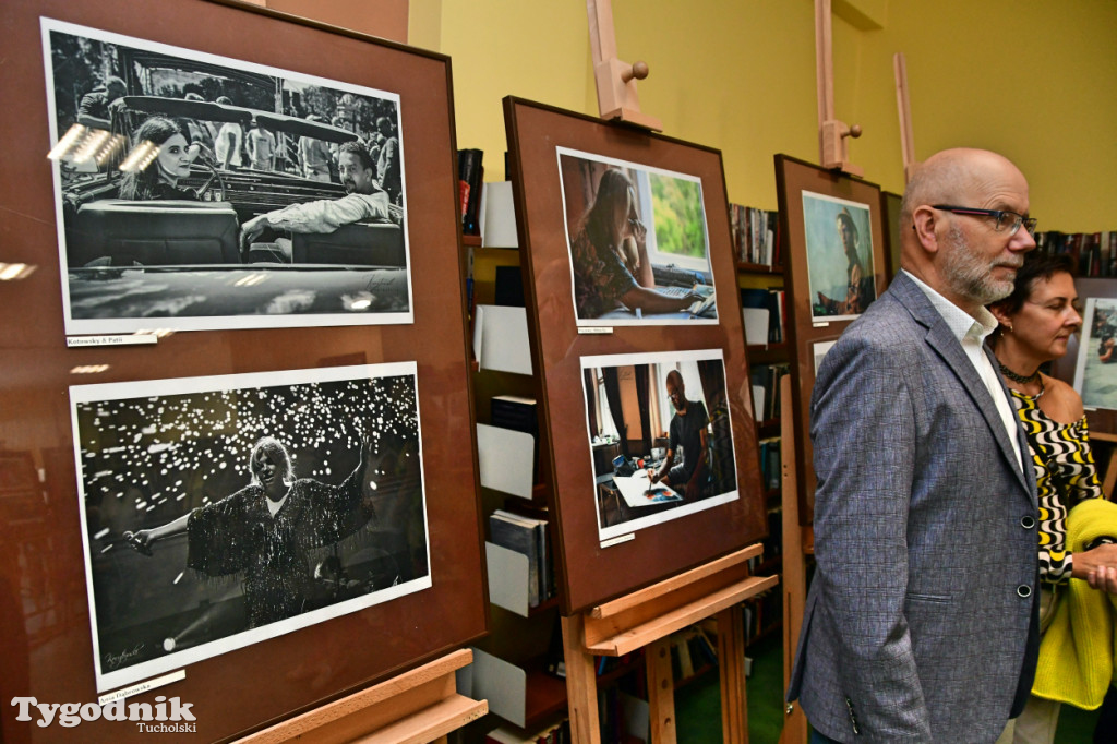 Biblioteka w Tucholi - wystawa fotografii Adama Korytowskiego