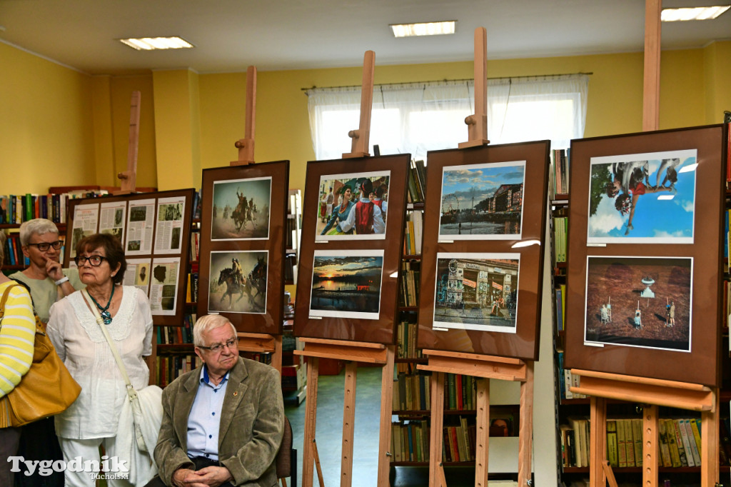 Biblioteka w Tucholi - wystawa fotografii Adama Korytowskiego