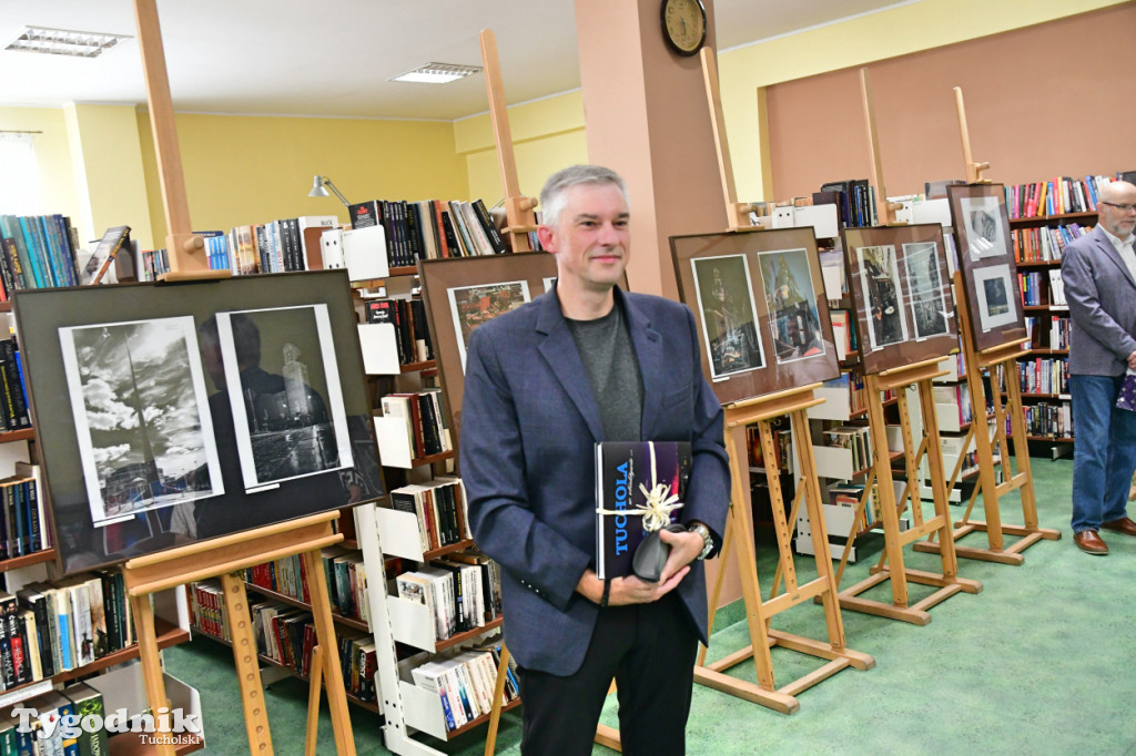 Biblioteka w Tucholi - wystawa fotografii Adama Korytowskiego