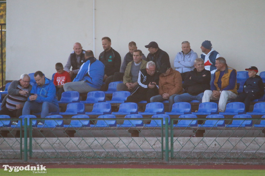 Klasa A: Tucholanka Kaemde Tuchola - Piaski Bydgoszcz 4:2 (2:2).