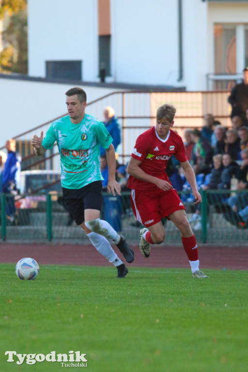 Klasa A: Tucholanka Kaemde Tuchola - Piaski Bydgoszcz 4:2 (2:2).