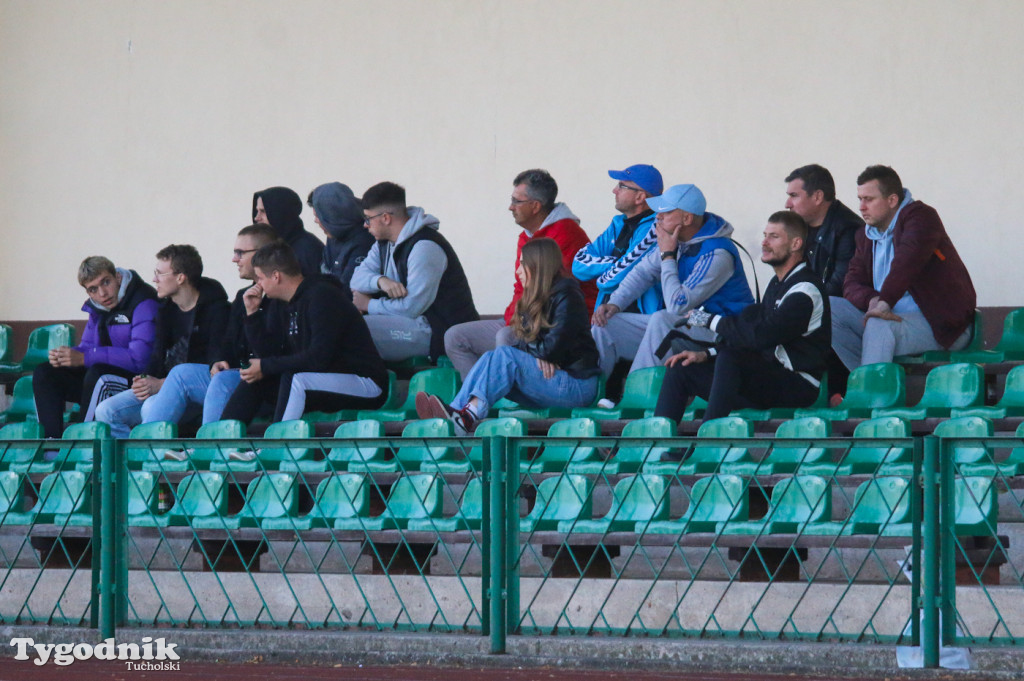 Klasa A: Tucholanka Kaemde Tuchola - Piaski Bydgoszcz 4:2 (2:2).