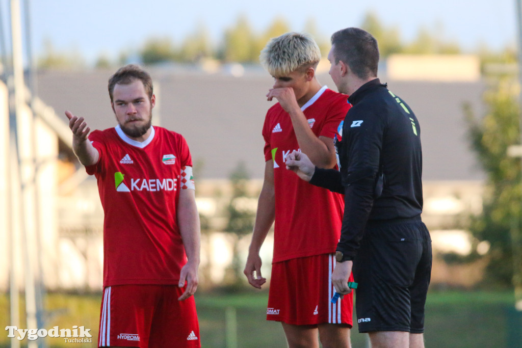 Klasa A: Tucholanka Kaemde Tuchola - Piaski Bydgoszcz 4:2 (2:2).