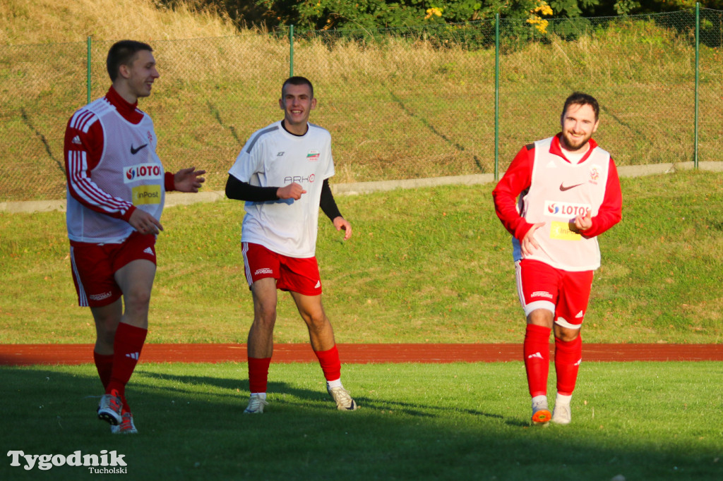 Klasa A: Tucholanka Kaemde Tuchola - Piaski Bydgoszcz 4:2 (2:2).