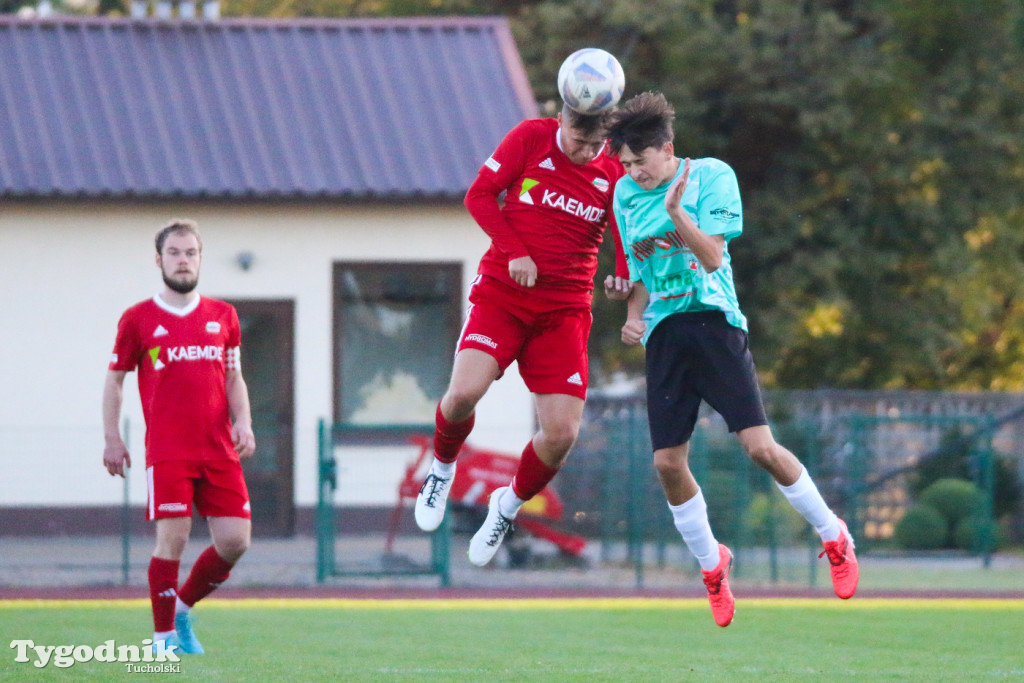 Klasa A: Tucholanka Kaemde Tuchola - Piaski Bydgoszcz 4:2 (2:2).