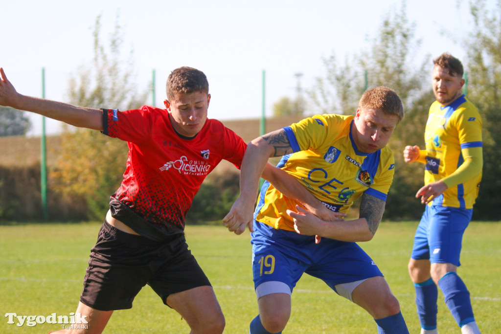 Klasa okręgowa: Gryf Sicienko - Rawys CEO Raciąż 4:3 (0:1).