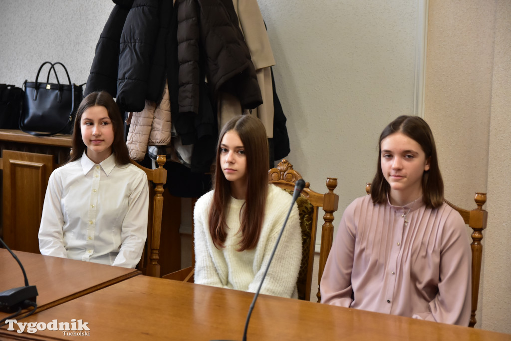 Tuchola: Rozdano stypendia burmistrza / LISTA WYRÓŻNIONYCH + ZDJĘCIA