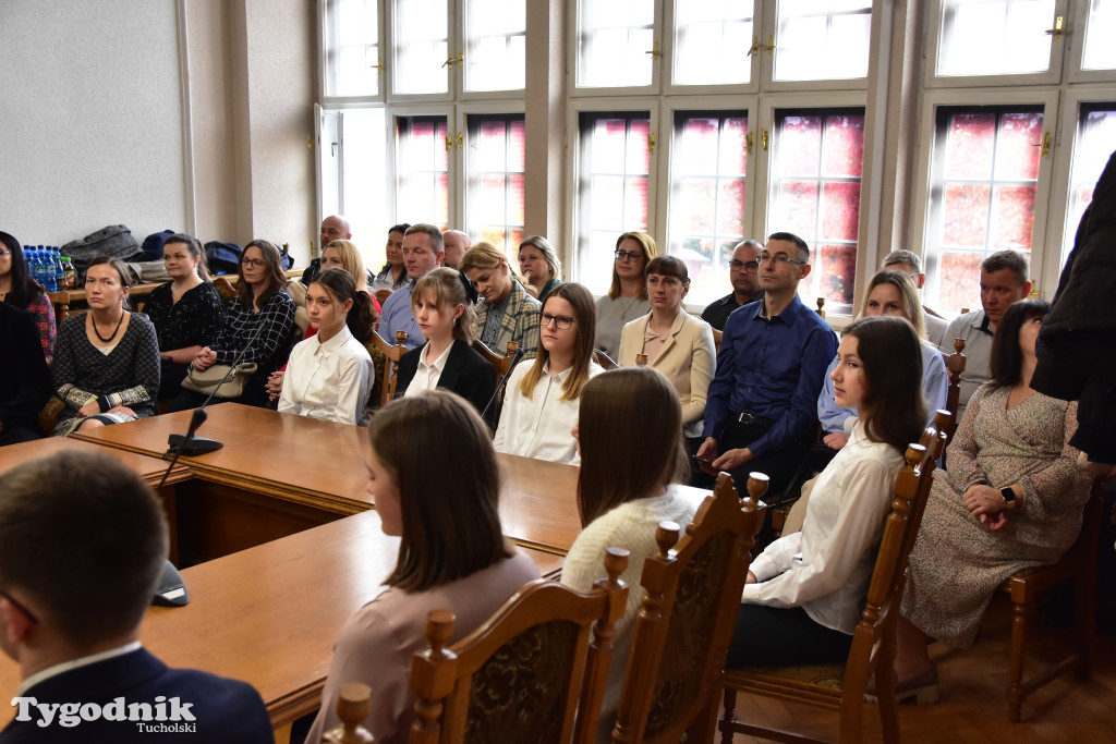 Tuchola: Rozdano stypendia burmistrza / LISTA WYRÓŻNIONYCH + ZDJĘCIA