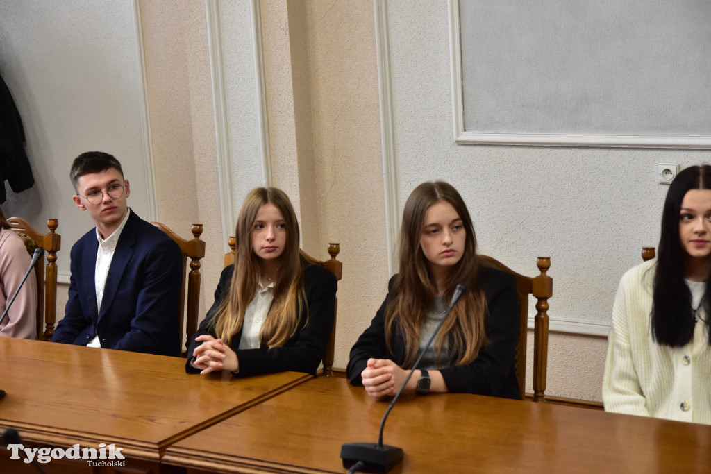 Tuchola: Rozdano stypendia burmistrza / LISTA WYRÓŻNIONYCH + ZDJĘCIA