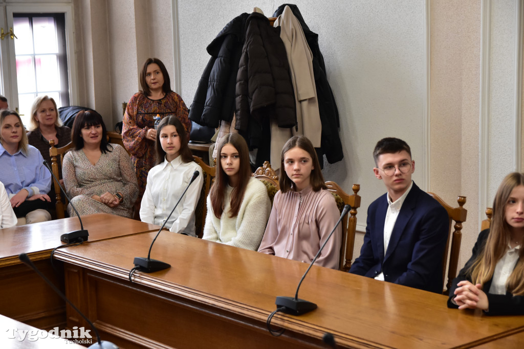 Tuchola: Rozdano stypendia burmistrza / LISTA WYRÓŻNIONYCH + ZDJĘCIA